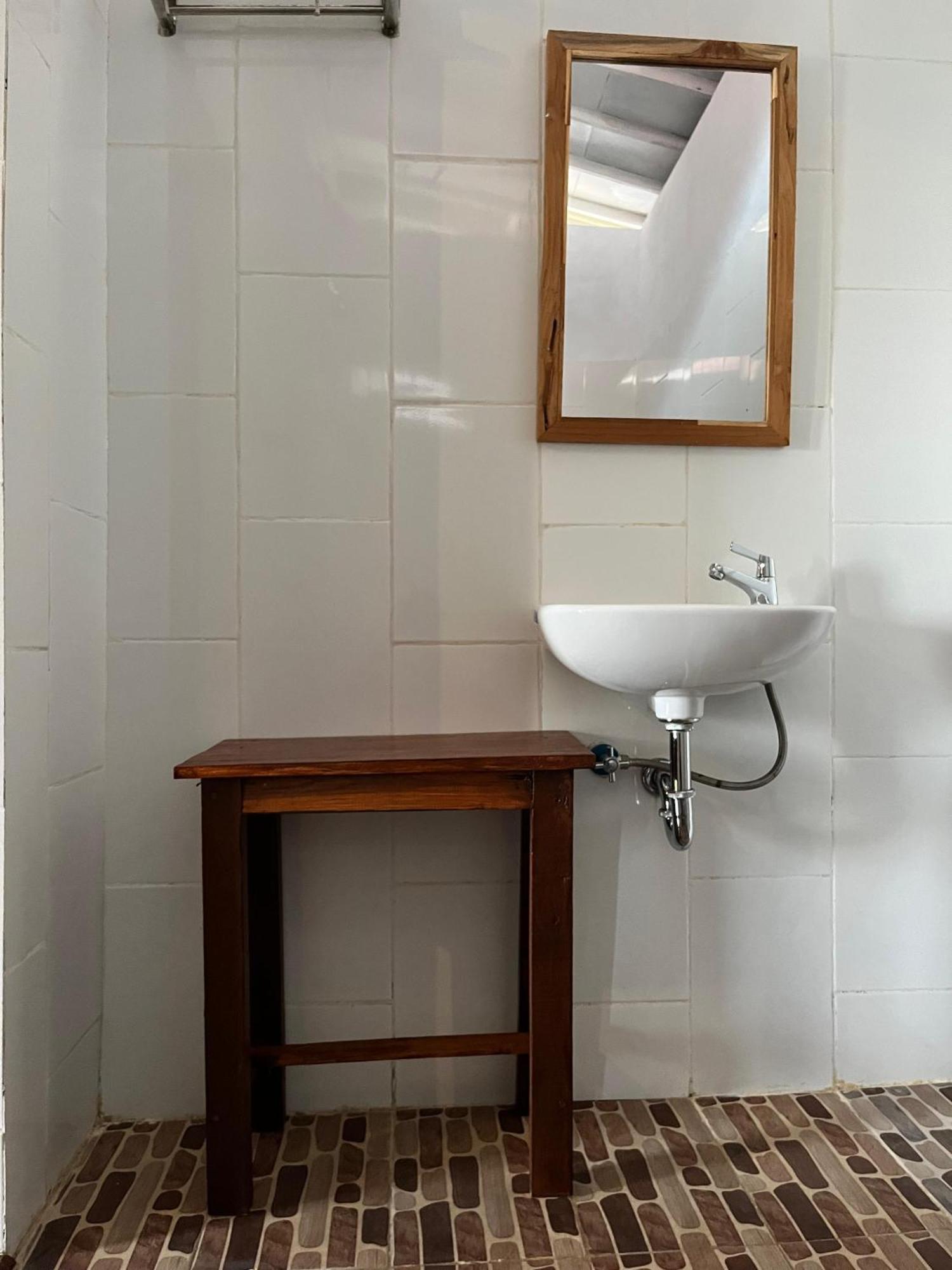 D Sebuluh Bungalow Batumadeg Chambre photo